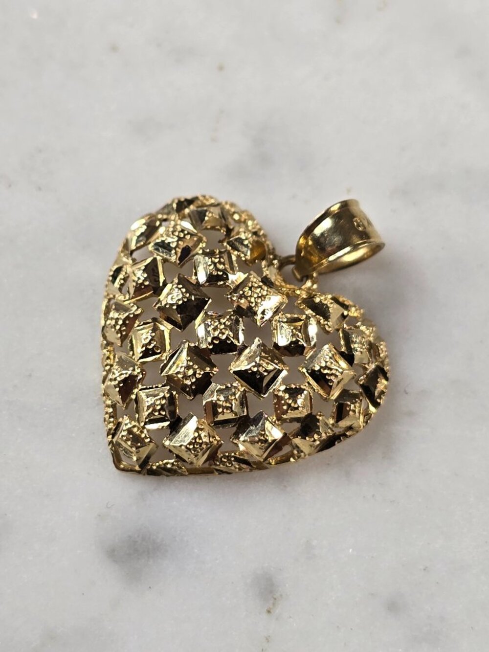 Womens Vintage Estate 10K Gold Heart Pendant 1.5g #E7867